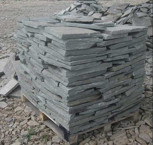 Kamenclub.ru: Песчаник пластушка серо-зеленый (1,5 см)  купить в Москве плитняк - пластушка серо-зеленый, серый, зеленый пластушка рваная ландшафтная колотая 10200 руб/м3   фото КАМЕНЬ КЛУБ