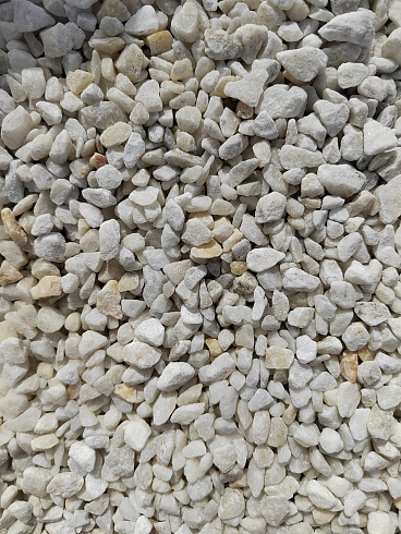Kamenclub.ru: Мраморная крошка, щебень, цвет-белый, фр. 5-10 мм.  купить в Москве мрамор белый, айвори, молочный мраморная каменная крошка ландшафтная 12000 руб/т   фото КАМЕНЬ КЛУБ
