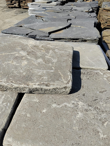 Kamenclub.ru: Песчаник галтованный для облицовки (фр. 2-5 см)  купить в Москве песчник рыжий желтый серый песчаник окатанный речной 6 000 руб/т   фото КАМЕНЬ КЛУБ