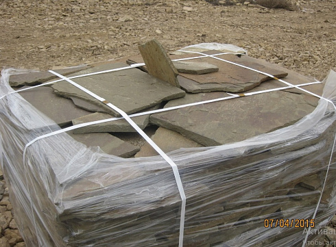 Kamenclub.ru: Песчаник пластушка серо-зеленый (1,5 см)  купить в Москве плитняк - пластушка серо-зеленый, серый, зеленый пластушка рваная ландшафтная колотая 10200 руб/м3   фото КАМЕНЬ КЛУБ