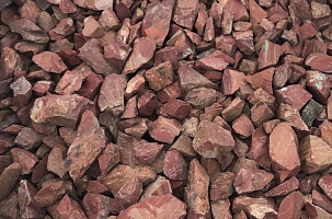 Kamenclub.ru: Щебень крошка красный (ЯШМА) фр. 20-40 мм.  купить в Москве яшма красный, бордовый декоративный ландшафтный щебень 9000 руб/т   фото КАМЕНЬ КЛУБ